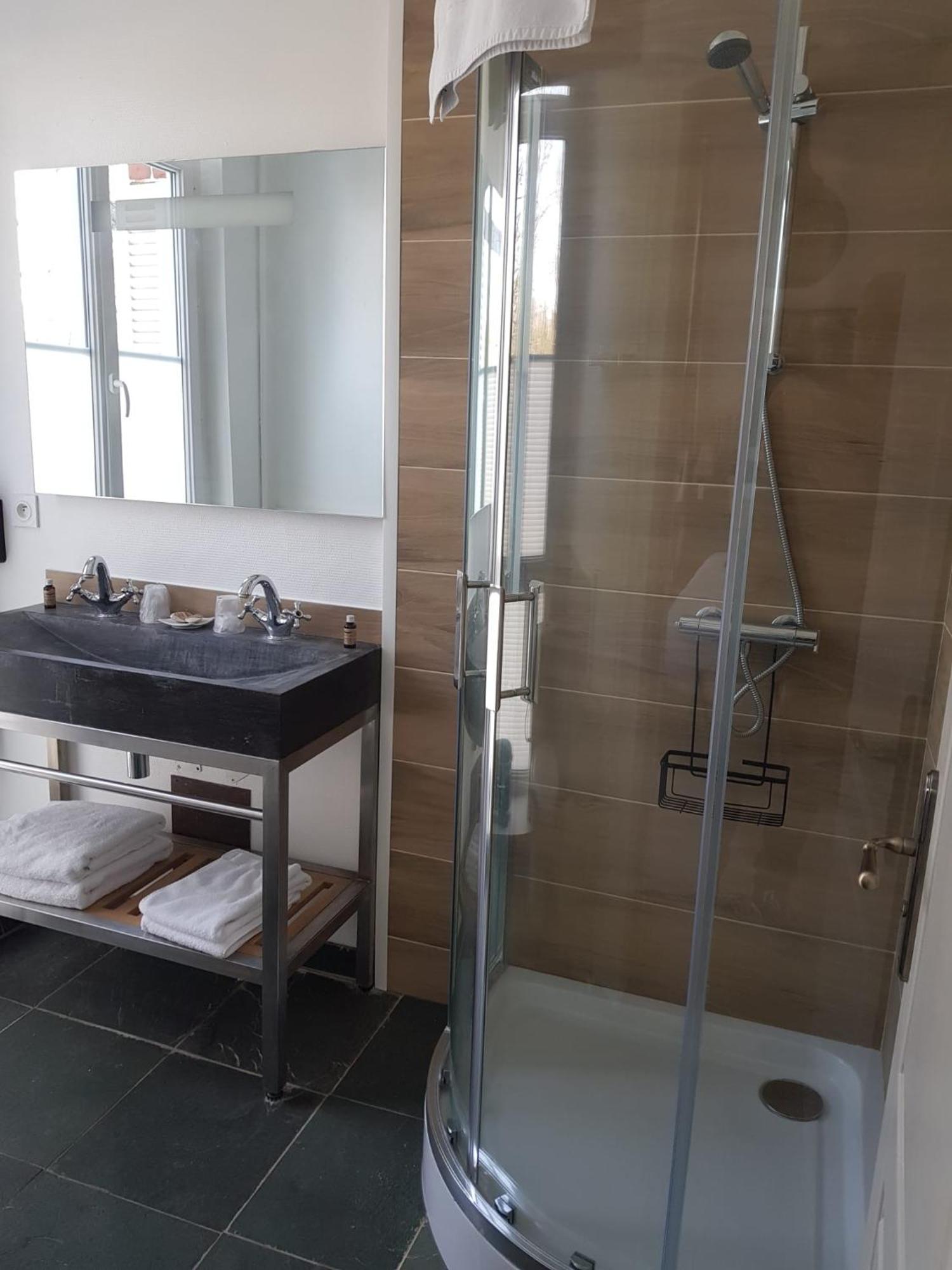 Le Clos Des Lodges Bernay  Zimmer foto